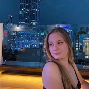 Meet your Posher, Isabela